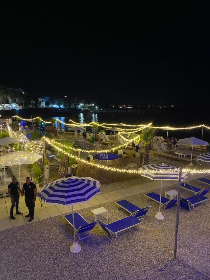 Apartamento Casa Vacanza Tindara Civitavecchia Exterior foto