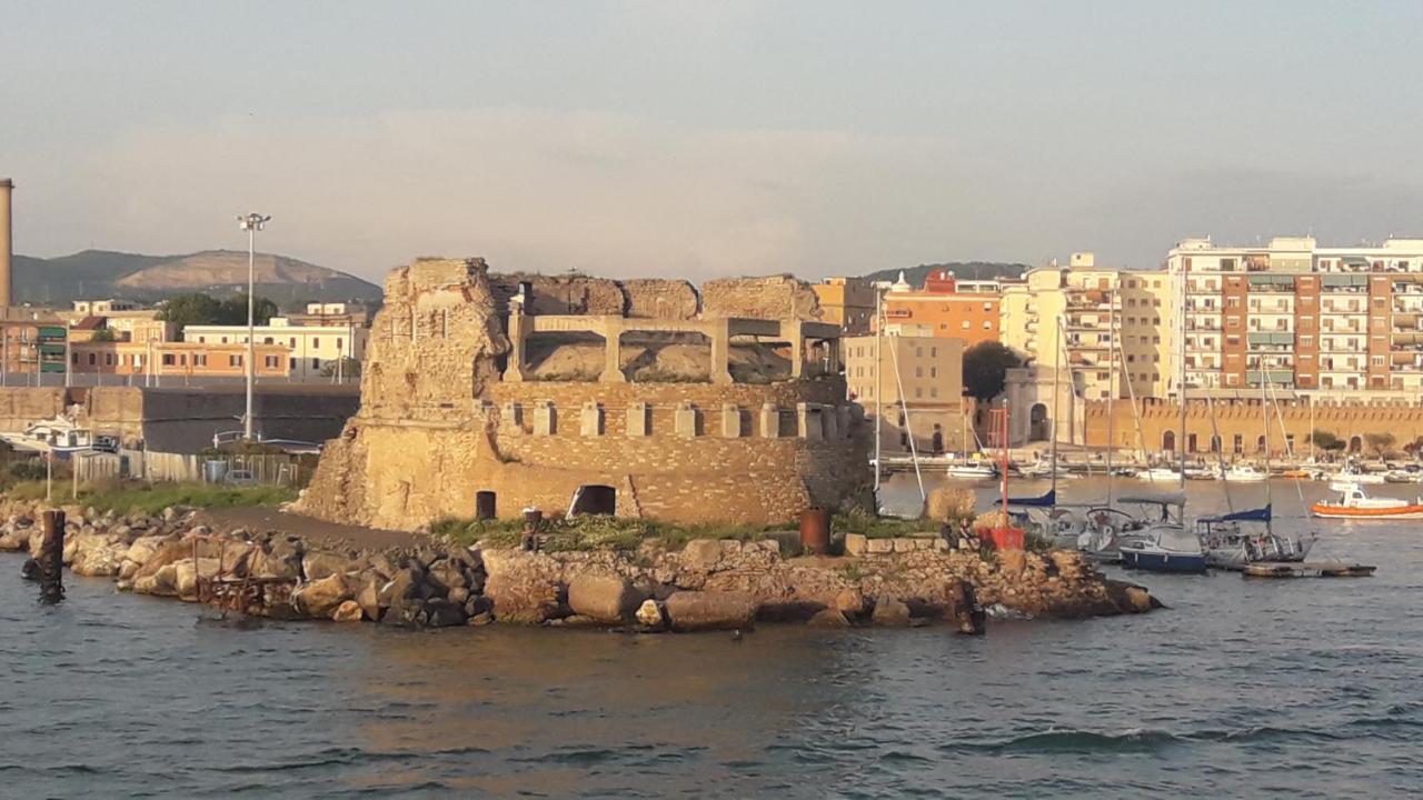 Apartamento Casa Vacanza Tindara Civitavecchia Exterior foto